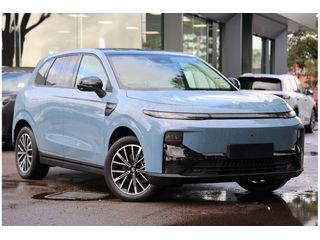2026  Leapmotor B10 Design Hybrid EV SUV (Blue) New Car Thumbnail